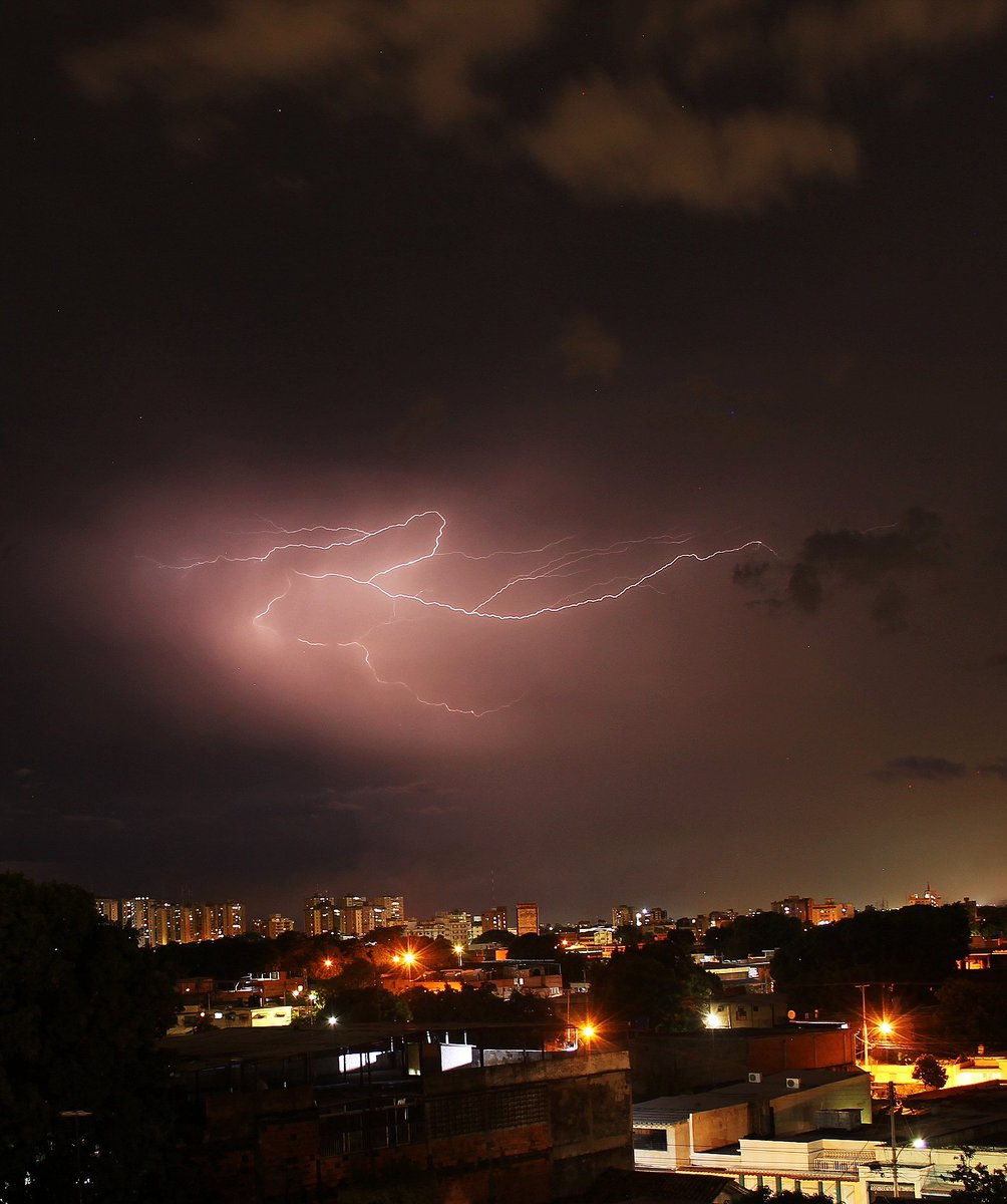 Noche de tormenta eléctrica #tormenta#maracay#venezuela#tiempo
