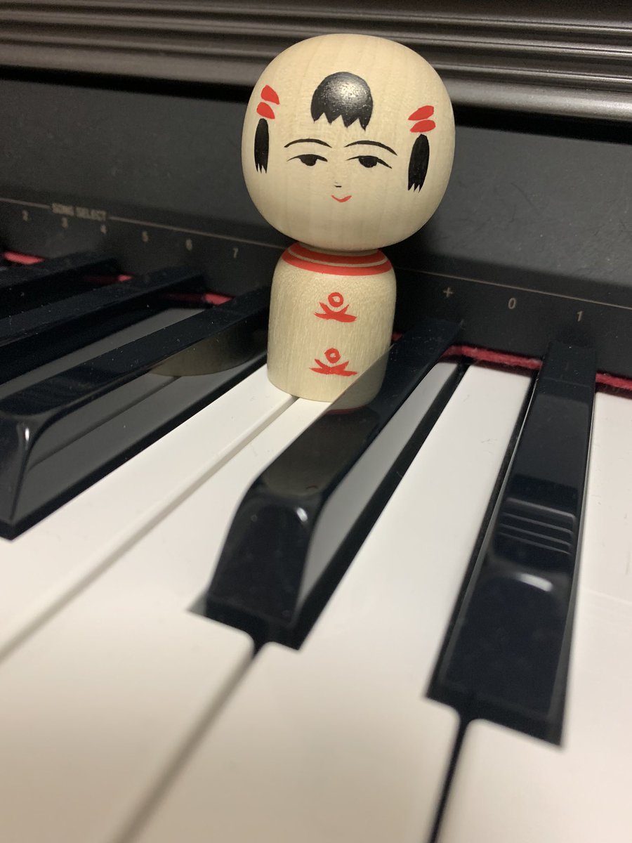 sayurico's tweet photo. こけしちゃん届いた！シとドの間にピッタリなサイズ。#仙台弁こけし https://t.co/39tKot7fKP