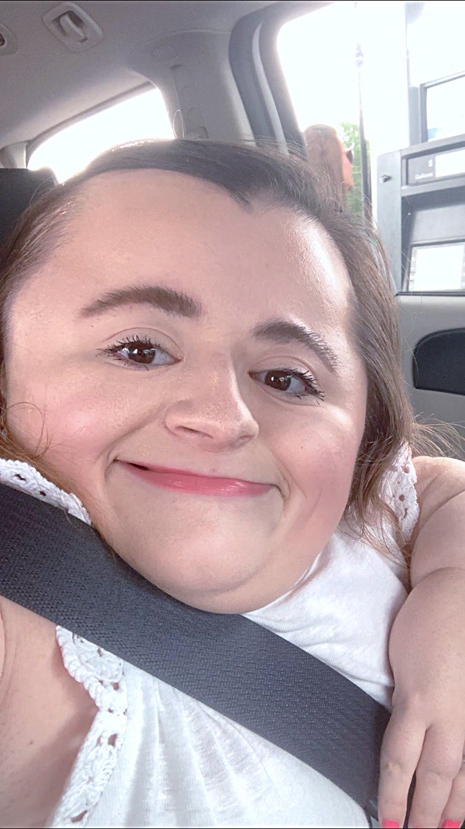 Makeup_Hannah15's tweet photo. Just some random car π selfies! π€³π» #motdπ #ootdπ #makeupismypassion #carselfies #pinklipstick #naturallashesonfleek #simplebrows https://t.co/Am0rGEczij