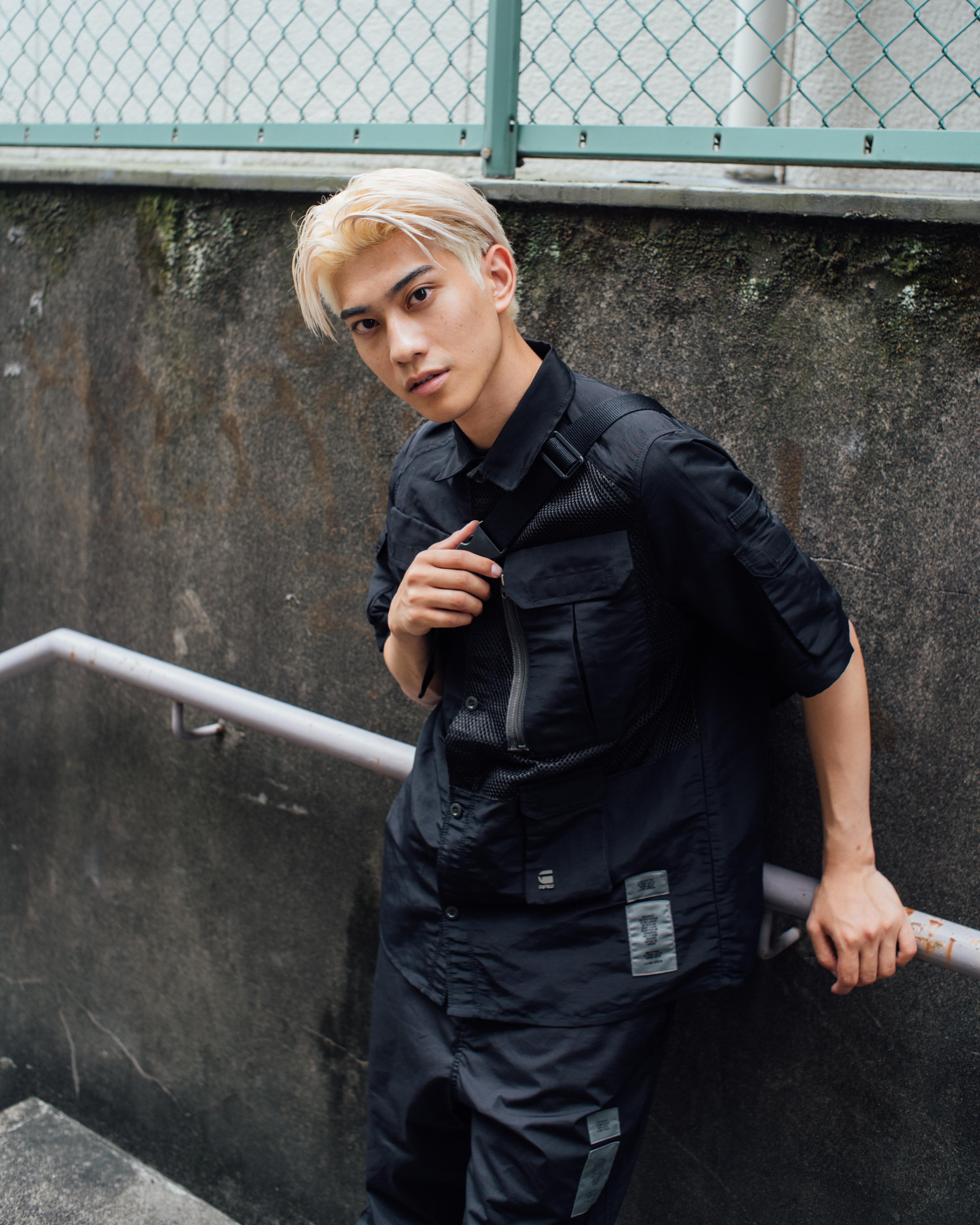 G Star Raw Japan Utility Wear Yamato 999 Yamato Model 普段黒い服を着る機会が多いですが 今回スポーティーな黒い服を着てみて とても着やすくかっこよくてこれからたくさん着ていきたいと思いました Top T Co