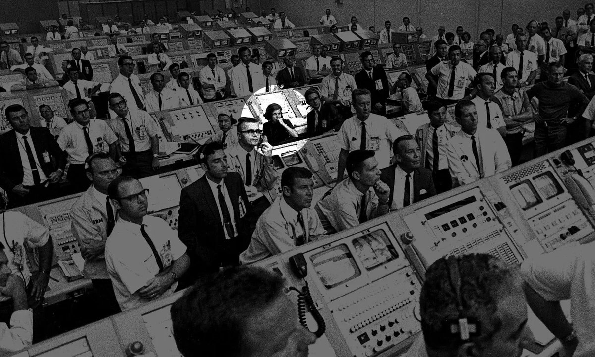 Xtina_Korp's tweet photo. #DYK that engineer JoAnn Morgan was the only woman in launch control when #Apollo11 lifted off to go to the Moon? 🚀🌙 She was the first female engineer at Kennedy Space Center and the first woman to serve as a senior executive at @NASAKennedy. #LookuptoHER https://t.co/DZrgRv1Ddt