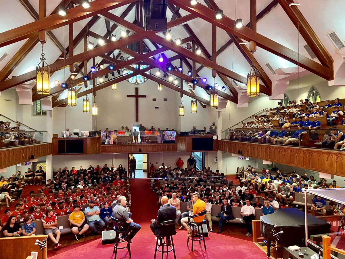 clayhallmark's tweet photo. A Night of Champions with tonight @fbclextn with @josh_dobbs1 @DrCraigWhitt Praise the Lord for 43 students saved tonight in response to the good news of Jesus!!! https://t.co/JN5EoNbpqy