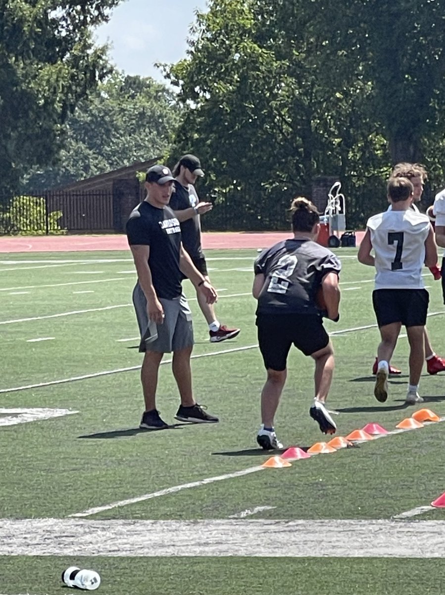 CooperWray1's tweet photo. Thanks for a great day at camp @DavidsonFB @Scott_AbellFB @_Coach_Hof @DavidsonWildcat https://t.co/5Jq1IiPj0m