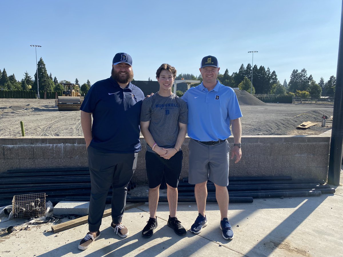 ShelleyLynn22's tweet photo. Thank you Coach Richards and Coach Womack for the tour of the school and the baseball field. We really appreciated your time and enjoyed meeting you! Can’t wait for the 1st home game #torchislit #bushnelluniversity #baseball https://t.co/S6I9IZZx8C
