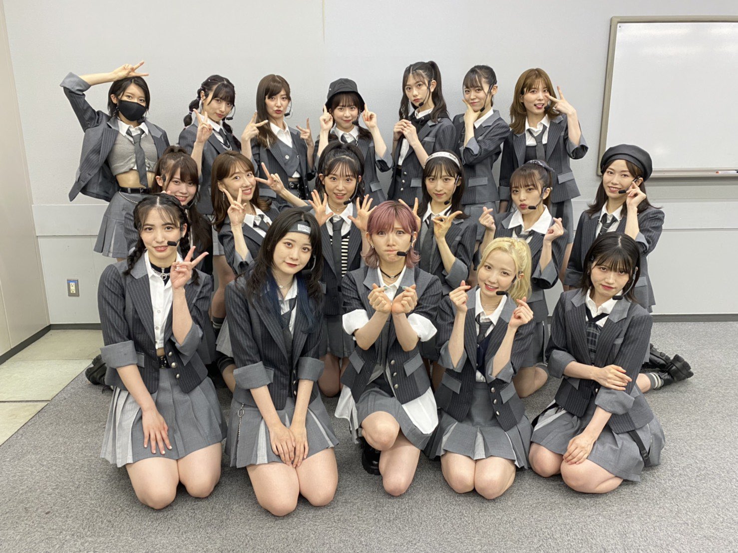 貴重！AKB48（元メンバー）のマウスパッド（非売品） AKB48 白石麻衣 マウスパッド - メルカリ