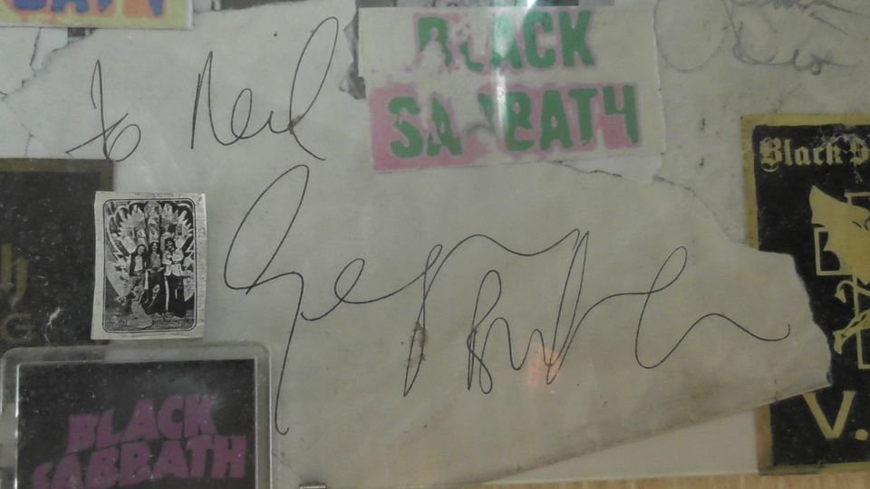 Happy Birthday Geezer Butler!
(Autograph acquired backstage at Birmingham 1992) 