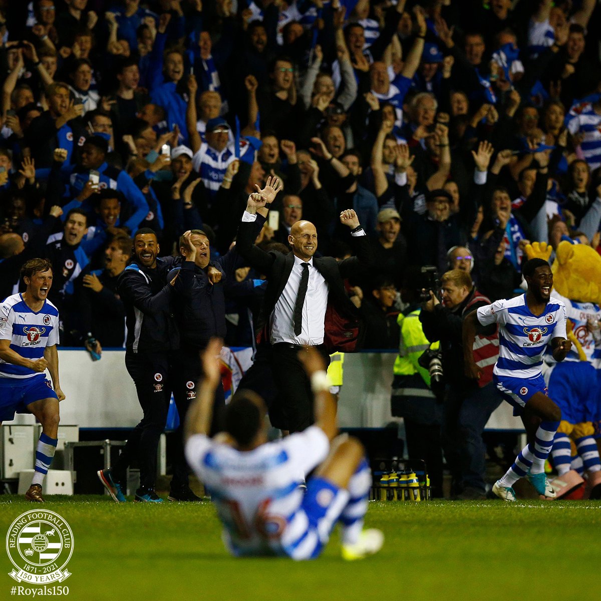 Happy 49th Birthday to former Royals boss, Jaap Stam!   Here he is enjoying himself at home to Fulham! 