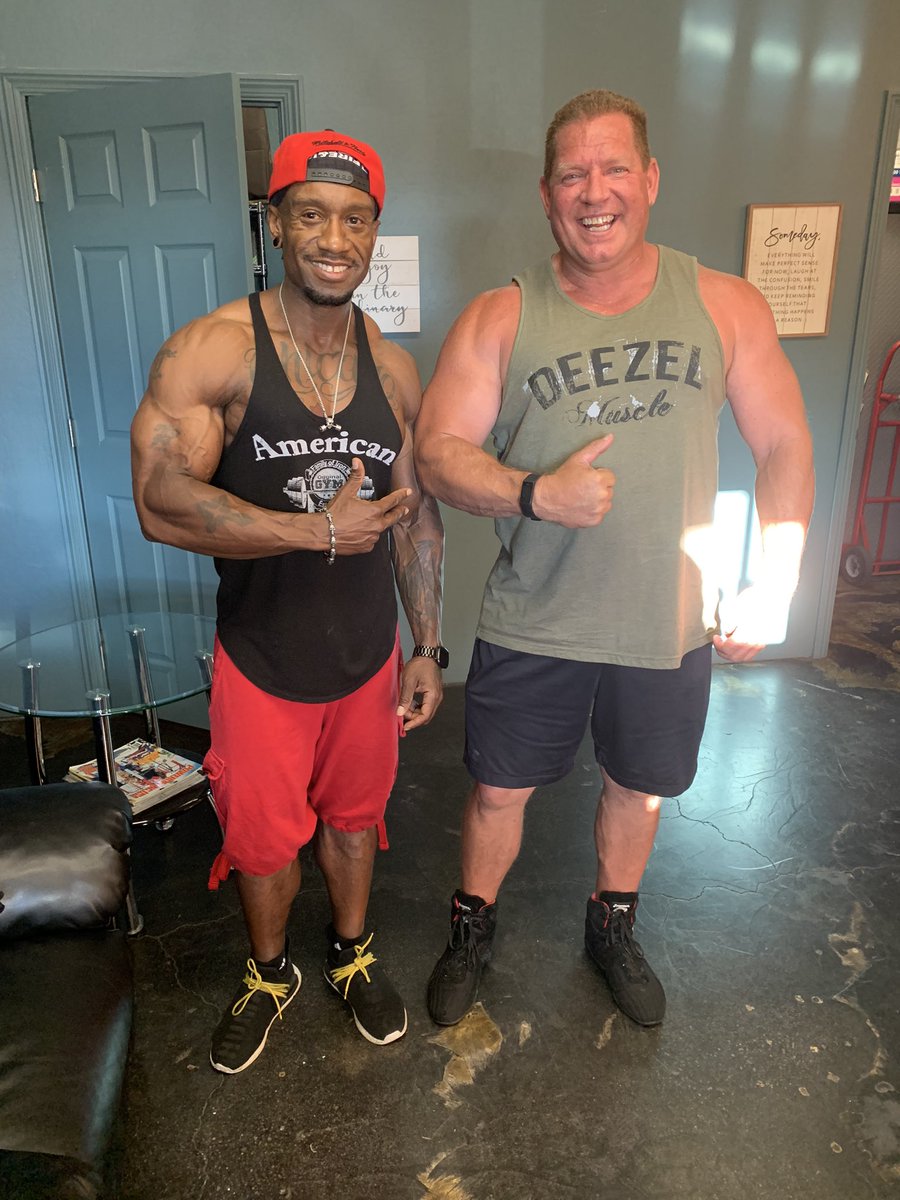 goldenjames82's tweet photo. Got to catch up with an old buddy today and get a workout in Reno, NV I have not seen him since 1998. We shared blood sweat and tears in the 90βs working with juvenile offenders! #hesmybrother #greattocatchup https://t.co/6fZp5poSYr