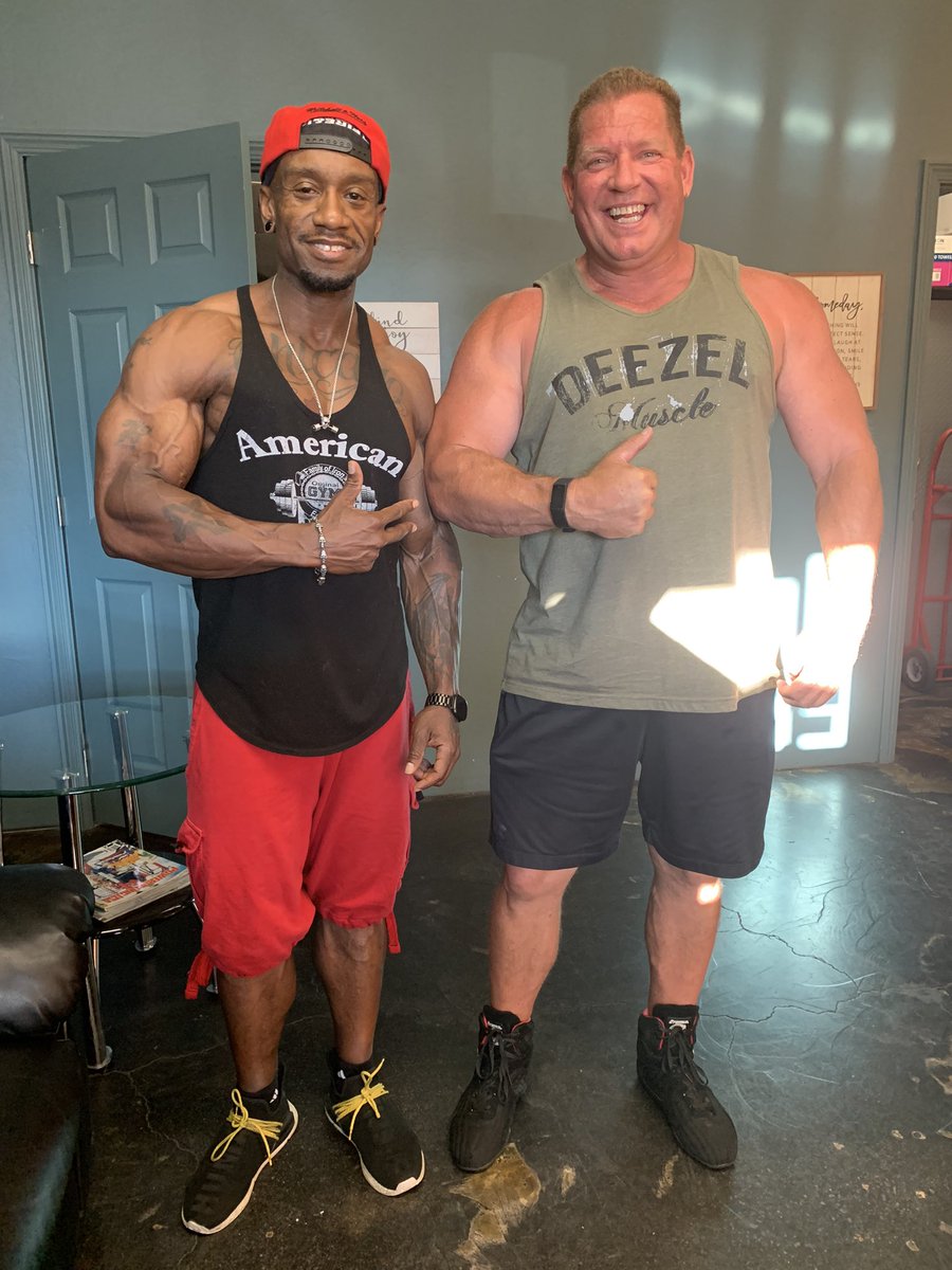 goldenjames82's tweet photo. Got to catch up with an old buddy today and get a workout in Reno, NV I have not seen him since 1998. We shared blood sweat and tears in the 90βs working with juvenile offenders! #hesmybrother #greattocatchup https://t.co/6fZp5poSYr