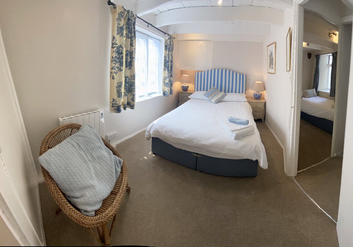 I have some very late availability- York Cottage, Runswick Bay, North Yorkshire
Sleeps 6, pet welcome
Lower village location
Available from today ☀️ Saturday 17th July for up to a week (3 night minimum stay) runswickbaycottages.co.uk/cottages/york-…