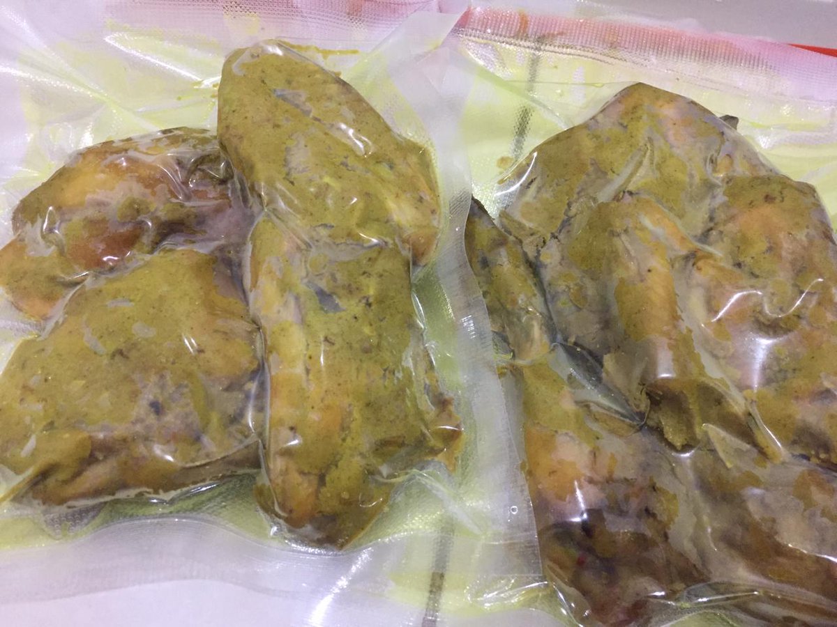 FAW__G's tweet photo. Guys, yang mau ikutan PO Ayam Tulang Lunak bisa langsung dm ke ig @dapur_kohaliong ya!

Bisa beli 1 ekor, atau 1/2 ekor bebass 😁
Bisa request potong 4, 6, atau 8 juga bisa
Pengiriman hari minggu ya, pakai paxel.. https://t.co/3bpyXWcwUn