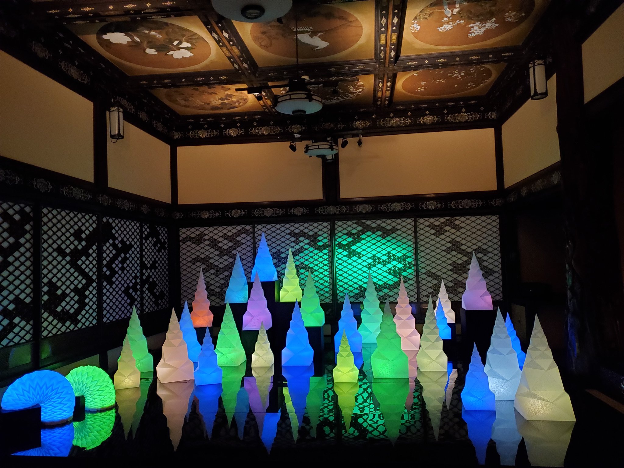 浴衣で楽しむ目黒雅叙園 百段階段和のあかり展 あやめの日々彩々