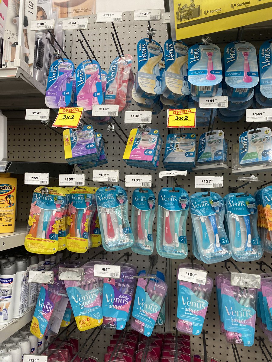 jcqelin's tweet photo. @AtencionProfeco @Profeco Acudí a Soriana y tenían esta promoción , sin embargo al comprar los productos me dijeron que no aplicaba para cartuchos de repuesto cuando la etiqueta de promoción estaba pegada en el producto que quería comprar https://t.co/lwfv4USFRD