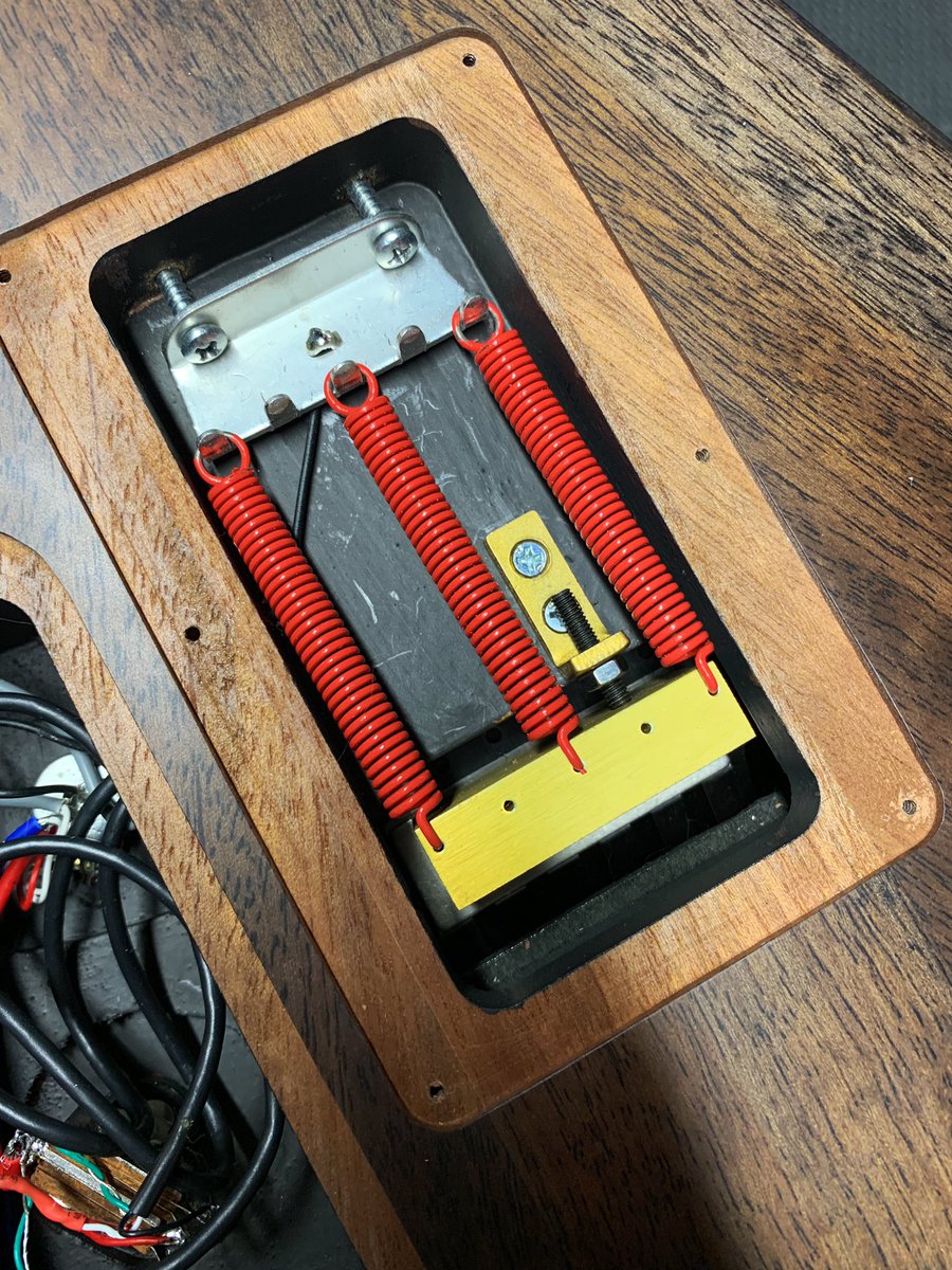 SDGuitarRepairs's tweet photo. a lot of V’s ! set ups, nut shaving, pick up swaps, brass block installs, trem-stopper installations, and set ups ! 🔥 #jackson #jacksonguitars #guitarrepairs https://t.co/Ii1mBm6Qkz