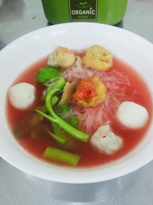 เส้นหมี่ เย็นตาโฟ || SEN MEE YEN TA FO 
Thailand's Pink Noodle Soup 🍜🇹🇭 
#WhenInThailand #Memoirs