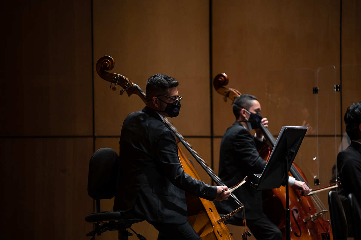 TeatroJEG's tweet photo. El miércoles 14 de julio el #Gaitán se vistió de gala con la presentación de la Orquesta Filarmónica Juvenil de la @filarmonibogota.🎼
Disfrutamos de una velada con la dirección de Manuel López Gómez y el flautista invitado Cristian Guerrero.
📸Mathew Valbuena / Idartes https://t.co/7N6k48TLV9