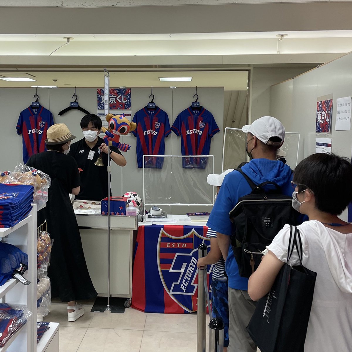 Fc東京 公式 8 14札幌戦 A Lifewithfctokyo Fc東京応援week 京王百貨店新宿店でのイベントを開催中です オンサイトカード第2弾などのほか Newbalance の 9box コレクションやシューズも追加入荷して好評販売中です T Co