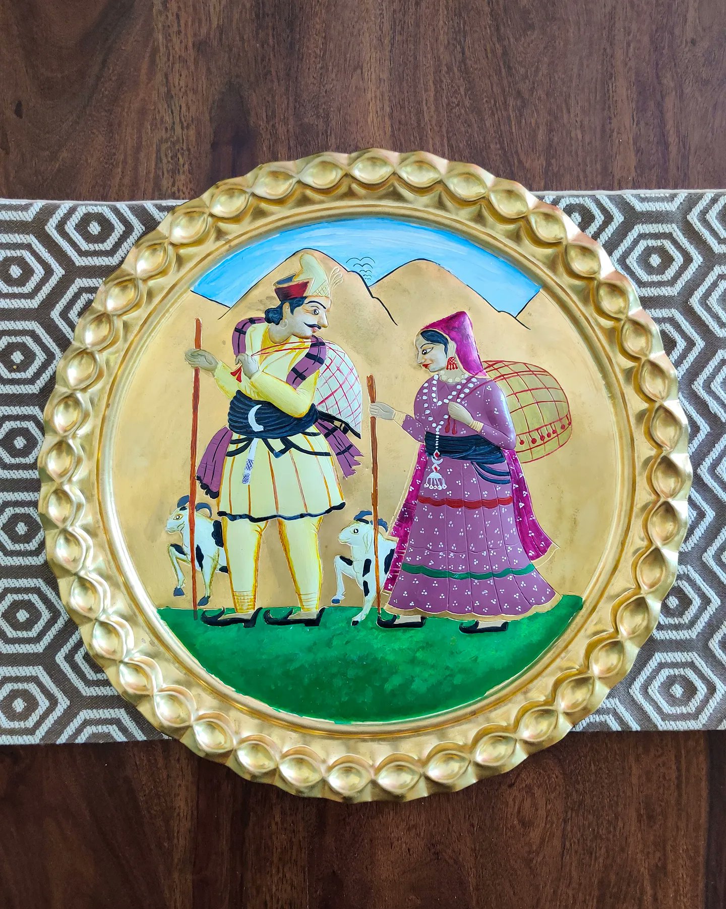 Kansa Thali on X: "Finally received my Chamba Thal featuring Pahari Gaddi couple. Thanks to amazing (IG-anandmetalworks) from Chamba for preserving this beautiful Himachali Art form. #chambathal #himachaliart #himachaliculture #pahadiart #pahariart ...