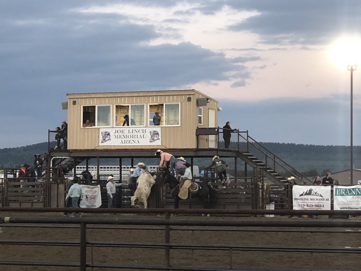 thinklikeaceo's tweet photo. ⁦@ShannonBream⁩ A bull during Park Co Rodeo tried to scale a 6’ gate but got stuck. Rawhide Rodeos love their stock and with help from a stadium wide prayer and a backhoe, 10 minutes later he was freed up and is OK! No bucking anymore cowboys for him this weekend though! https://t.co/sIAxABsC2i