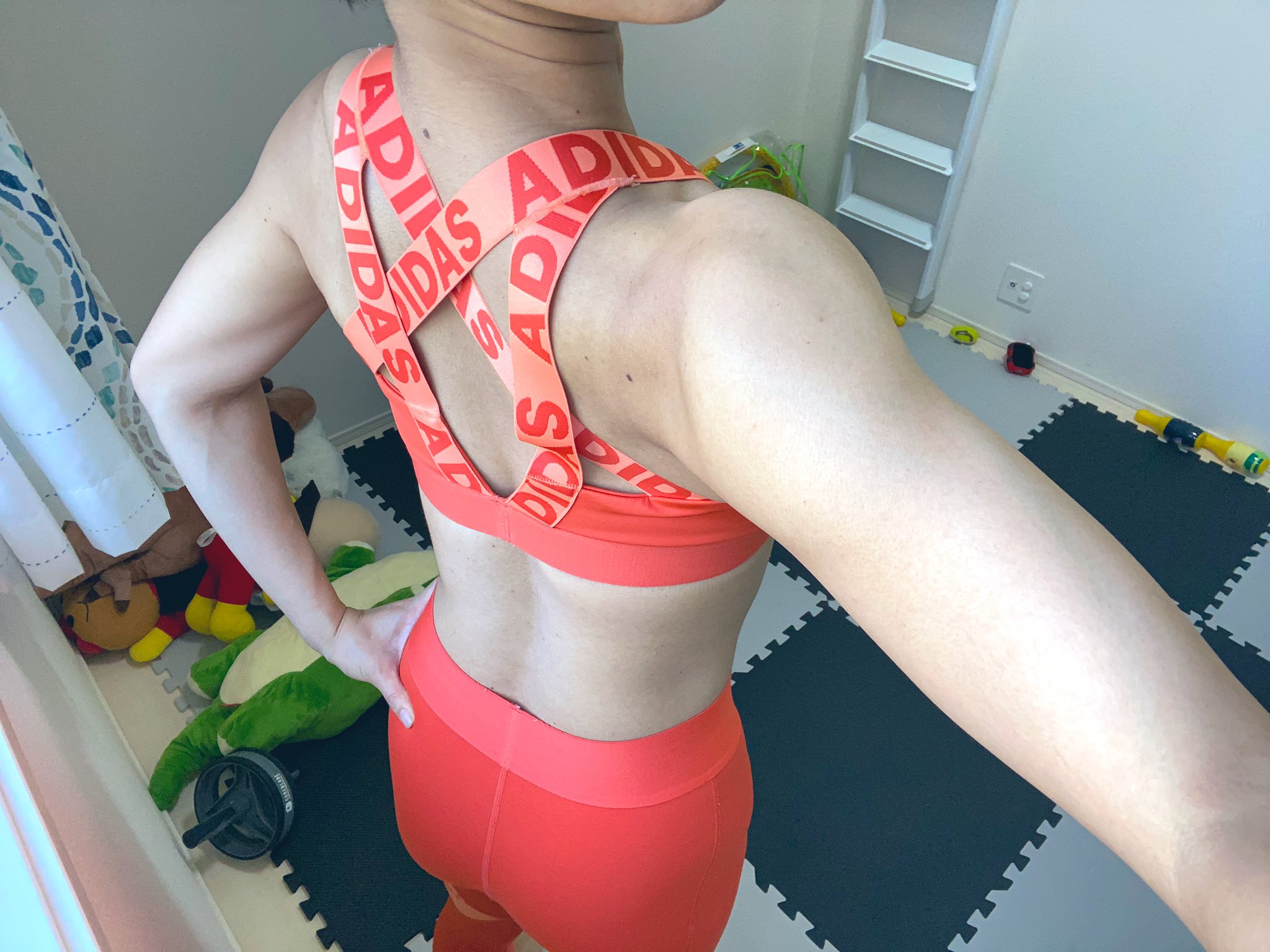 新宿の筋肉 Rt Diet3k1a28 このサイト参考にしながら30分ほど筋トレした 背中筋肉 痛きてくれそうな感じする 水着着る時かっこいい背中のが盛れるもんね T Co 1hcjkkbyy4 T Co Fwicyajbxh Twitter