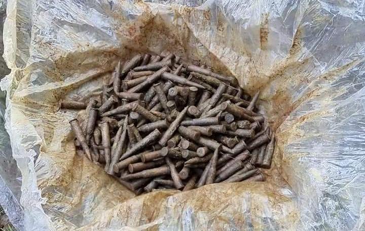 war_noir's tweet photo. #Jammu &amp; #Kashmir: A cache of weapons (allegedly belonged to Ansar Ghazwat-ul-Hind [#AGH]) was recovered in #Nowdal, #Tral, #Pulwama.
The cache includes at least seven Yugoslavian M60 pattern 60mm rifle grenades, Indian DRDO-made Non-Explosive OC Grenades and ammos. https://t.co/gN9bRFu8p3