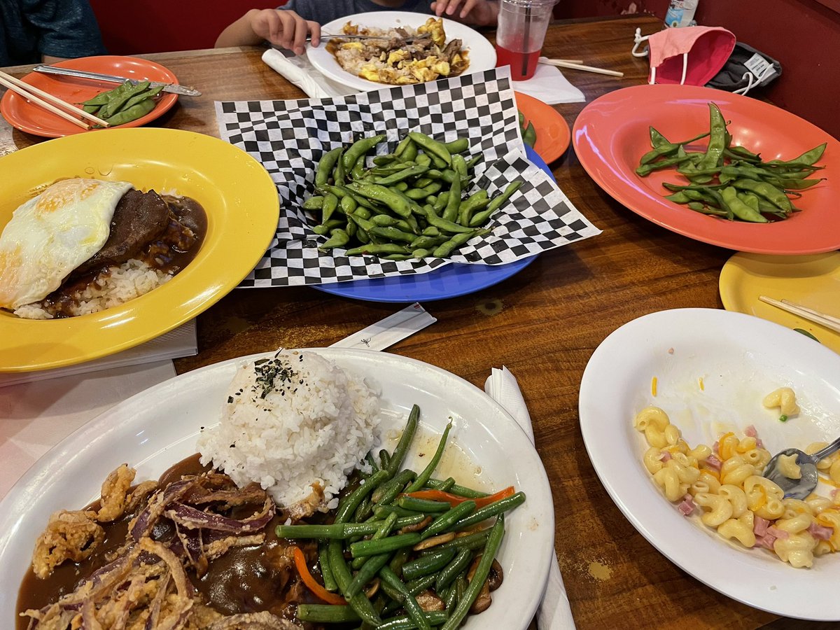 Komrad808's tweet photo. Our aloha Friday, family ritual. Dinner @BigCityDiner @Pearlridge Always great food and great service people. 😄🤙🏾@BCDlane #AlohaFriday #bigcitydiner https://t.co/fOKUV9C87e