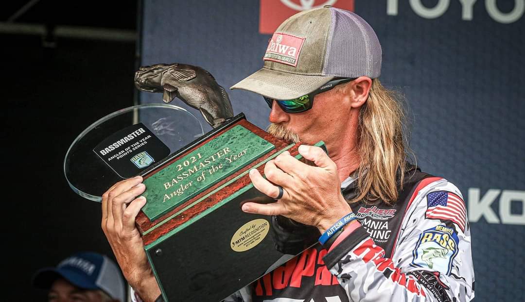 WynandFourie13's tweet photo. 💪Well done Seth Feider with winning Bassmaster Angler of the year !👣 #bassfishing #bassmaster #angleroftheyear #sethfeider #HitTheBuds #Champs #flipflops https://t.co/6Nwo9QmFOM