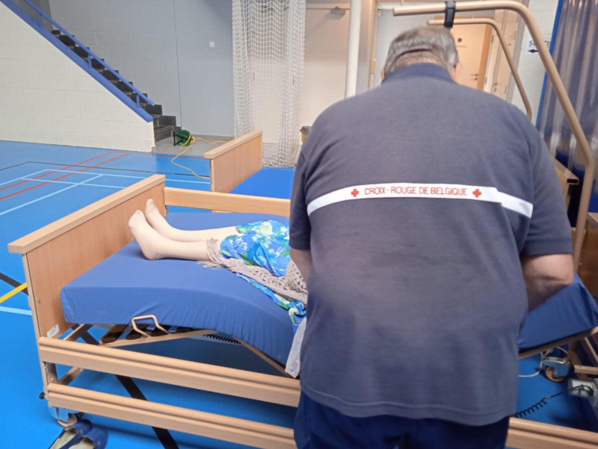 APPEL AUX DONS Suite aux #inondations, certaines personnes ont tout perdu. La Croix-Rouge apporte une aide directe aux victimes: évacuations, distribution de couvertures, d’eau potable, de denrées alimentaires, et important soutien psychosocial bit.ly/3B7ymIa #TousUnis