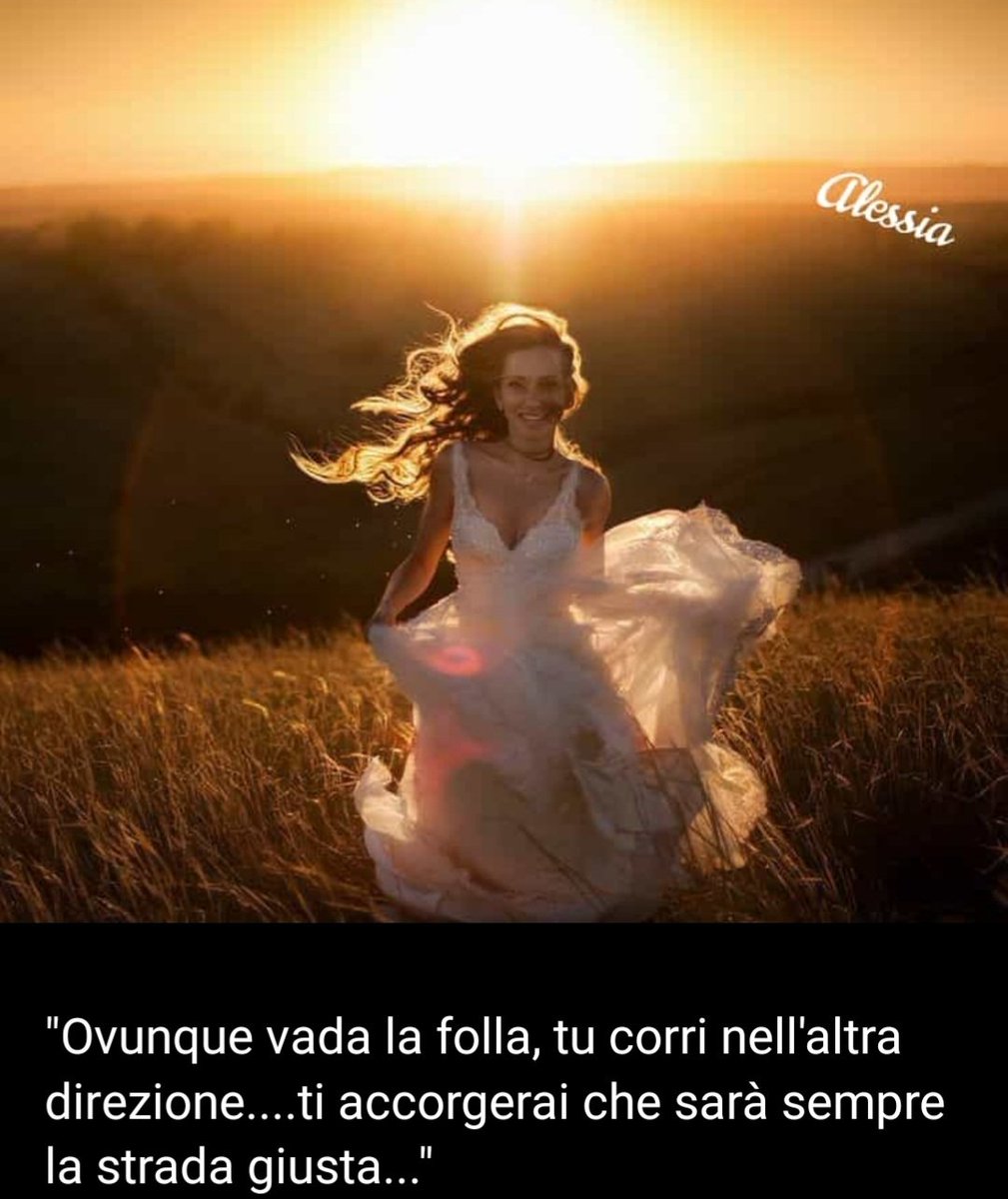 Alessia04789851's tweet photo. Ovunque vada la folla, tu corri nell'altra direzione...ti accorgerai che sarà sempre la strada giusta...
Wherever the crowd goes, you run in the other direction ...
#nonseguirelafolla #dontfollowthecrowd #stradagiusta #rightway #maiuniformarsi #neverconform https://t.co/IUBOrqeLsS