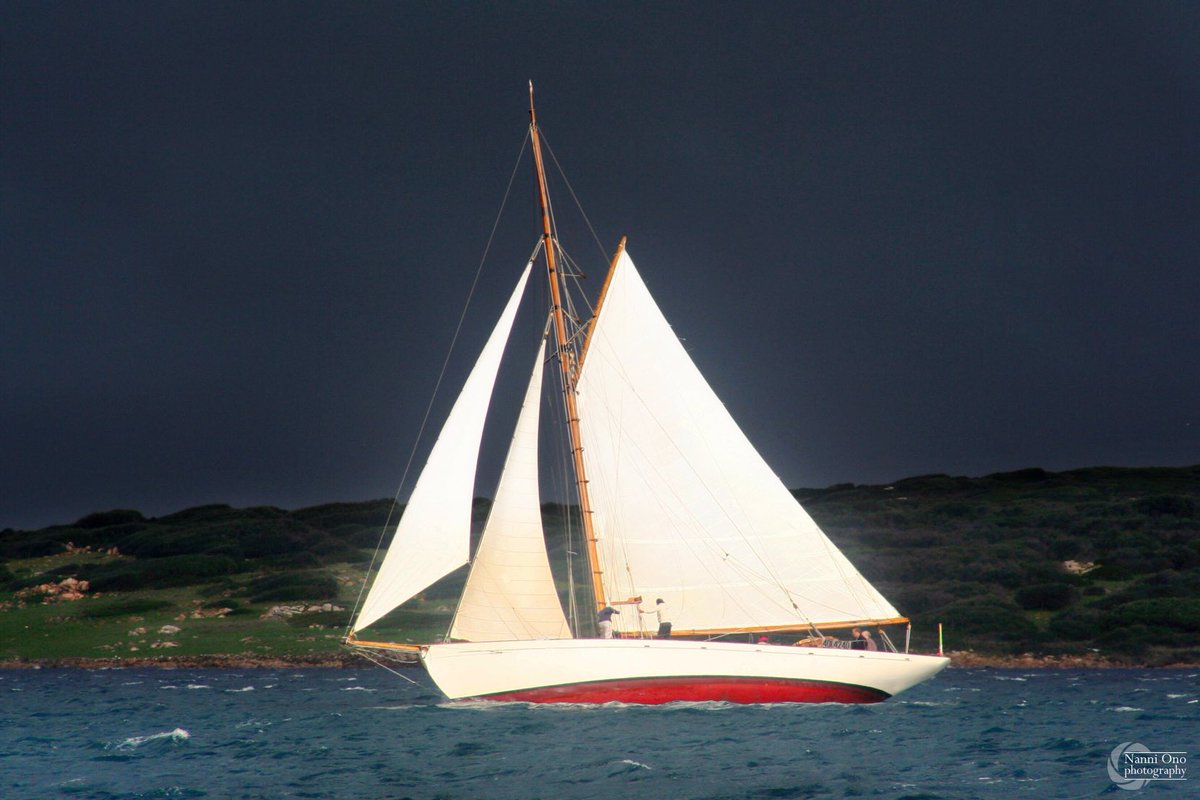 OnoNanni's tweet photo. Se io fossi il vento, no soffierei più su un tanto malvagio e miserabile... Eppure, lo ripeto e lo giuro, c’è qualcosa di glorioso e di benigno nel vento (H. Melville). #sardinia #soffi #wind #stormy #photography #photographer #seascape #seashore #seaside #amazingplaces https://t.co/BnsjGDMwho