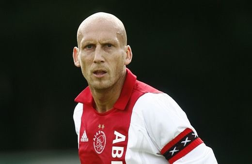  Happy Birthday Jaap Stam 

Colossus of a defender and one of the best I ve seen   