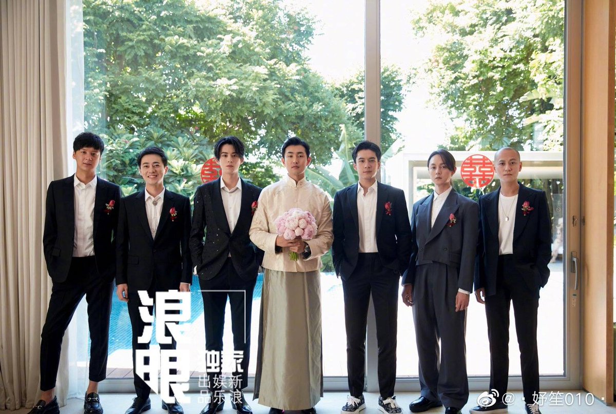 MissBeng31's tweet photo. #WangHeDi is super Handsome! Wishing Wang Yanlin a long and  happy marriage 🎉 🤴👸

📸© 妤笙010· https://t.co/cE1g1jiiQB