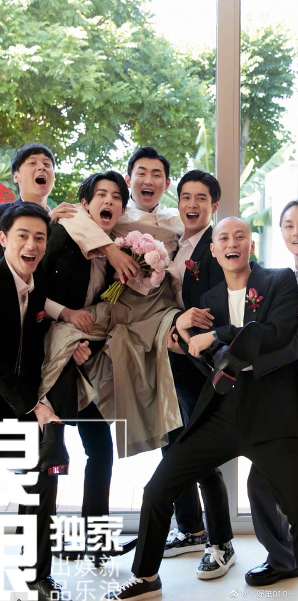 MissBeng31's tweet photo. #WangHeDi is super Handsome! Wishing Wang Yanlin a long and  happy marriage 🎉 🤴👸

📸© 妤笙010· https://t.co/cE1g1jiiQB