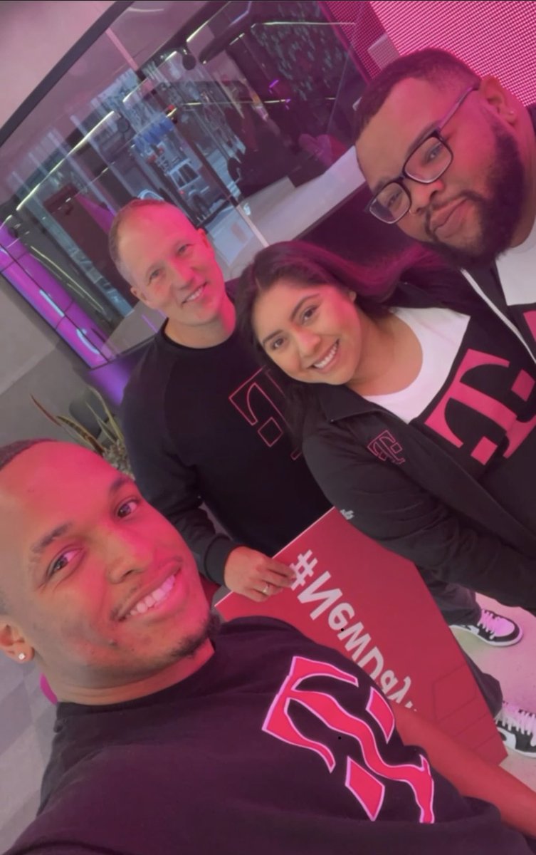 Fun time with <a href="/JonFreier/">Jon Freier</a> &amp; #BAMily it feels great to be back together again #TurnUpTheBASE <a href="/vdujsik/">vivian pang</a> <a href="/AdrianVanHooser/">Adrian Van Hooser</a>