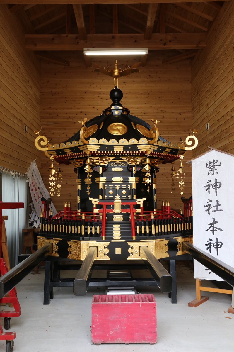 hallostapla's tweet photo. 先日参拝に行ってきた。
念願の高城町にある紫神社⛩
社務所に誰もいなくて諦めて帰ろうかと思ったら宮司さんのお母さん？が見つけてくれた。
とても優しい宮司さんでした。
普段はいないことの方が多いらしいくお母さんに感謝です🤩 https://t.co/zqSA7nI1Eb
