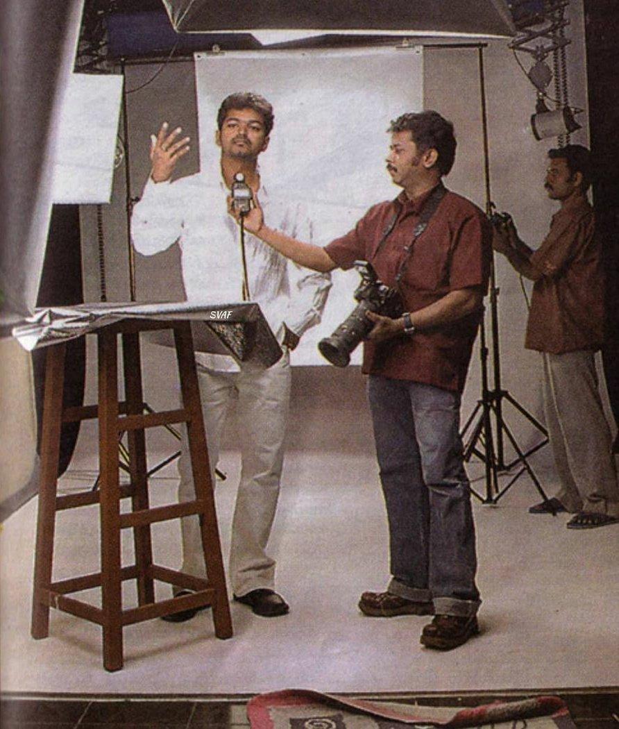 Vishnuveyy's tweet image. Unseen Picture of @actorvijay 😉 Guess the film !!

#Beast @actorvijay #Master