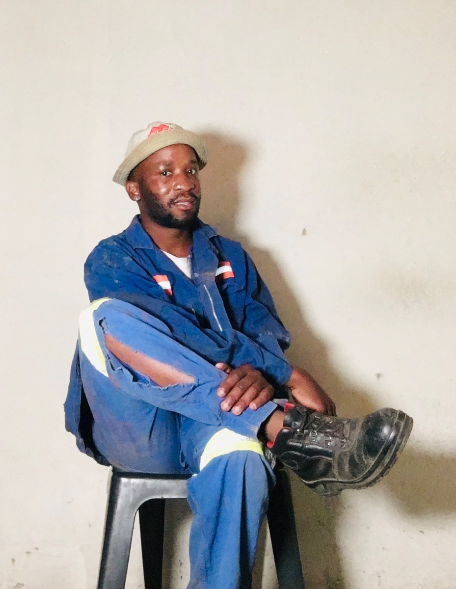 Mokirithabo's tweet photo. @casspernyovest Nna lwena ra swana bro net quality ya camera yaka is bad ke kopa Samsung https://t.co/09Ktynotp9