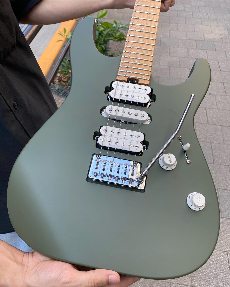 gakkicenter's tweet photo. 【🔥お買い得品🔥】
#Charvel PRO-MOD DK24 HSH 2PT CM,MATTE ARMY DRAB
訳あり品で大変お買い得です!✊
#charvelguitars #dinky #promod #armydrab #hrhm #metal #heavymetal #seymoreduncan #compoundradius #madeinmexico #outlet #シャーベル #シャーベルギター #ヘビメタ #お買い得 https://t.co/tl1GoR6FHb