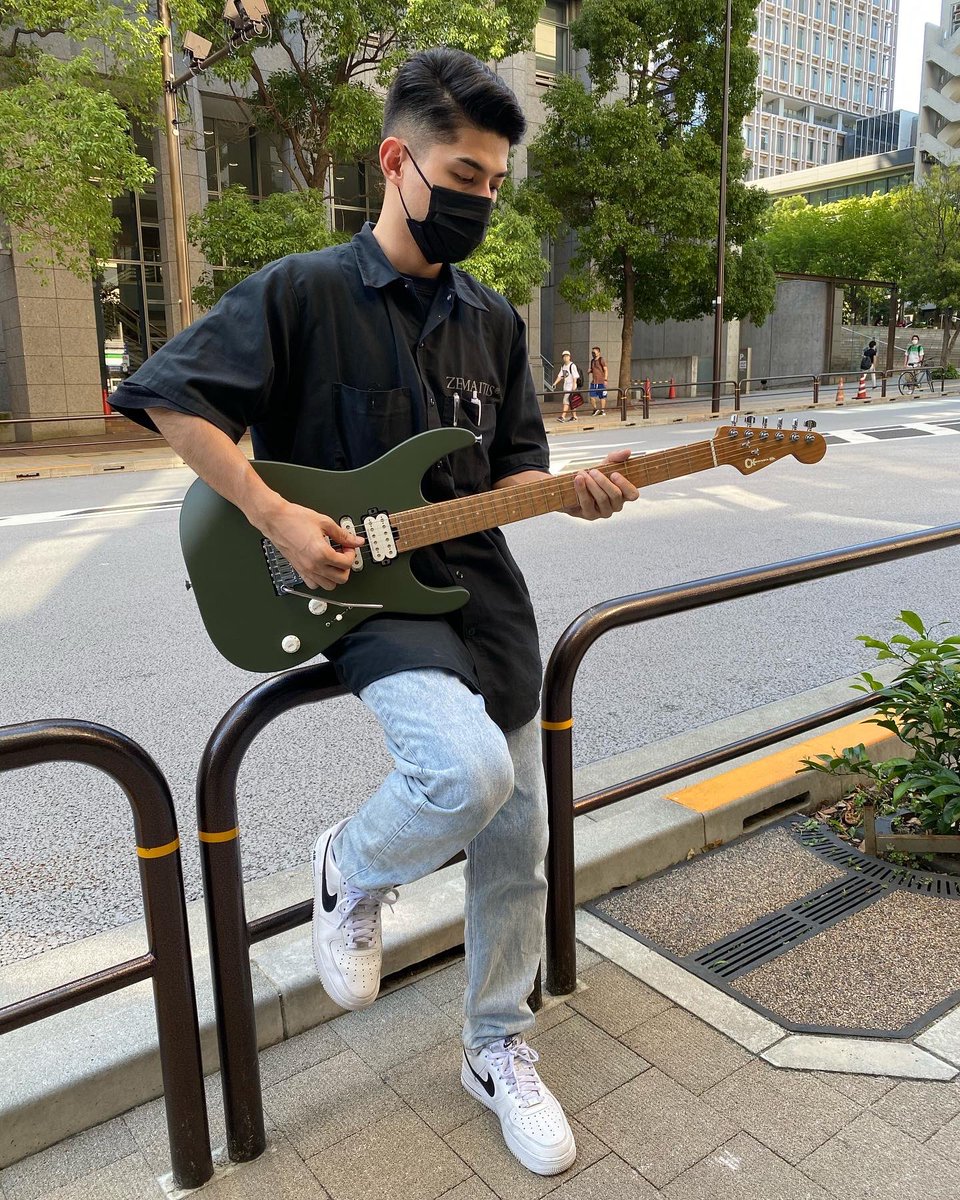 gakkicenter's tweet photo. 【🔥お買い得品🔥】
#Charvel PRO-MOD DK24 HSH 2PT CM,MATTE ARMY DRAB
訳あり品で大変お買い得です!✊
#charvelguitars #dinky #promod #armydrab #hrhm #metal #heavymetal #seymoreduncan #compoundradius #madeinmexico #outlet #シャーベル #シャーベルギター #ヘビメタ #お買い得 https://t.co/tl1GoR6FHb