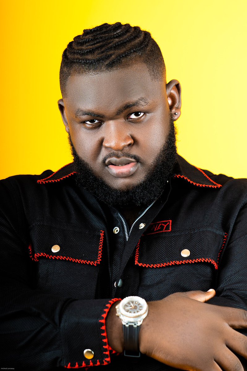 _Napji's tweet photo. Here to introduce myself: 
I’m Napji, a music producer 🎹 , beat maker 🥁 , song writer ✍️ and a singer 🎤 …. 

It’s the 3rd slide for me 😉✌️
#jizu❤️ 
#dmw 
#30bg 
#music 
#art 
 
👚 @pnly_luxury 
📸 @novographer https://t.co/XlIUvbDTDB