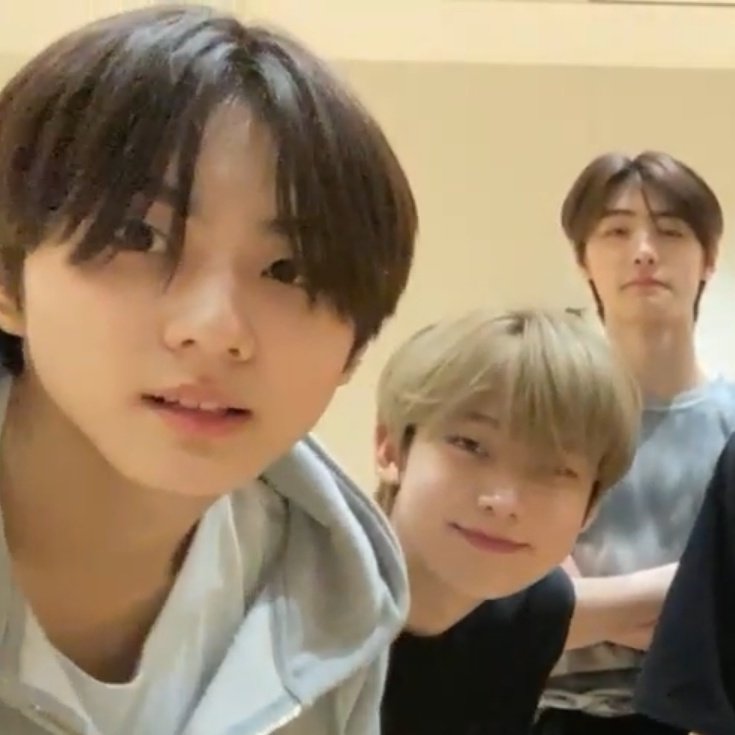 3NHAJAKE's tweet photo. wonie? ddeonu?               here!! https://t.co/Wz4NMUZEmw