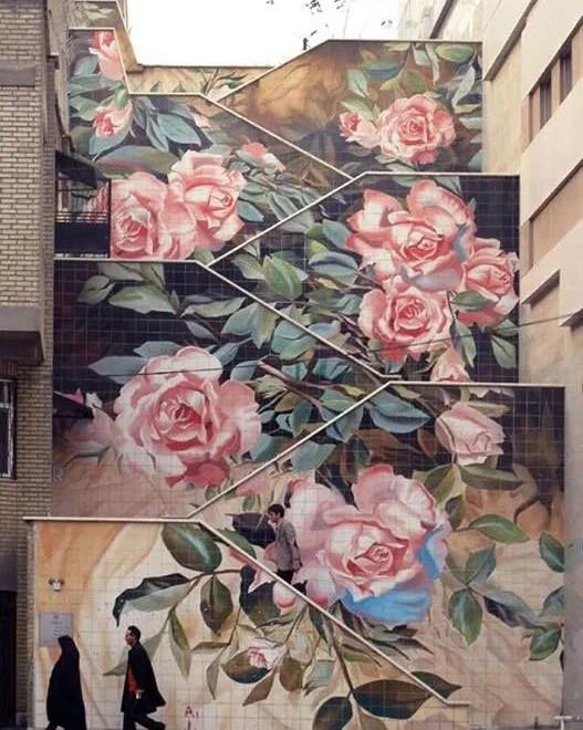 ericoworld's tweet photo. イランの首都テヘランの薔薇の壁絵 https://t.co/YDejRrC7a6