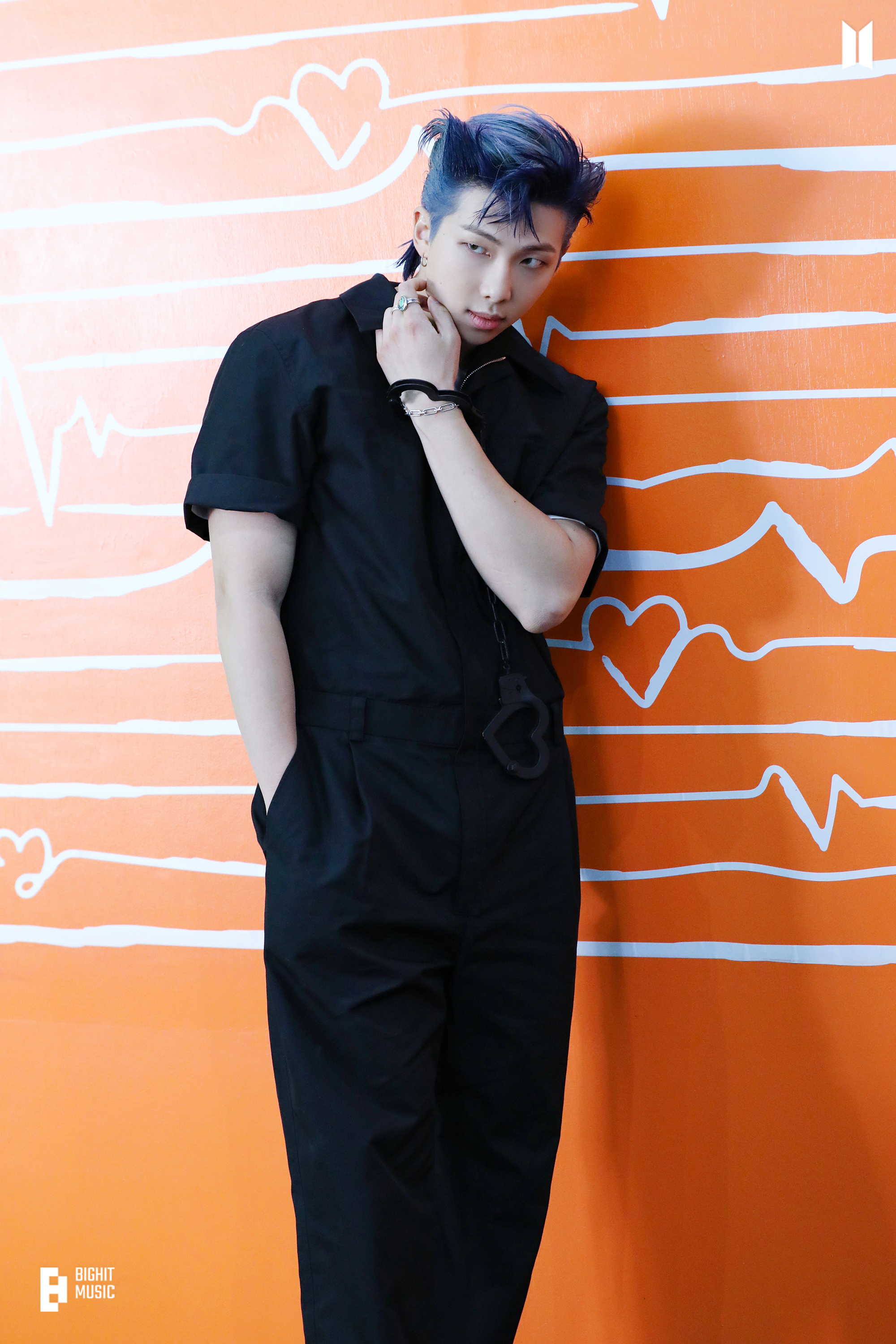 RM「今がどこかに行くための通り道だったらいいです」 - Weverse