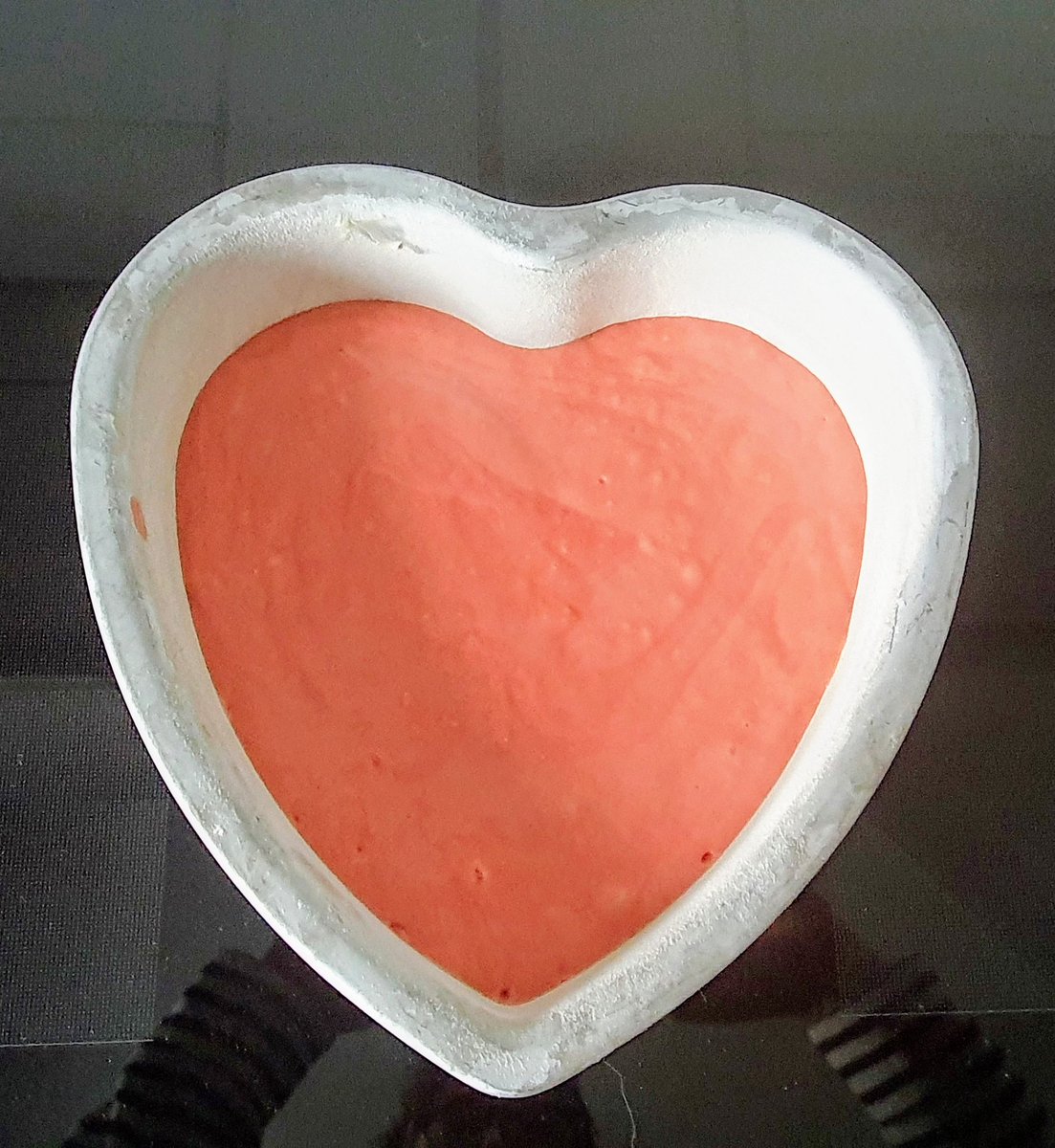 mt_wolfram's tweet image. When the niece requests pink chocolate cake, you gotta accept the challenge ;-) #cakefun #all4colors #crazyauntie