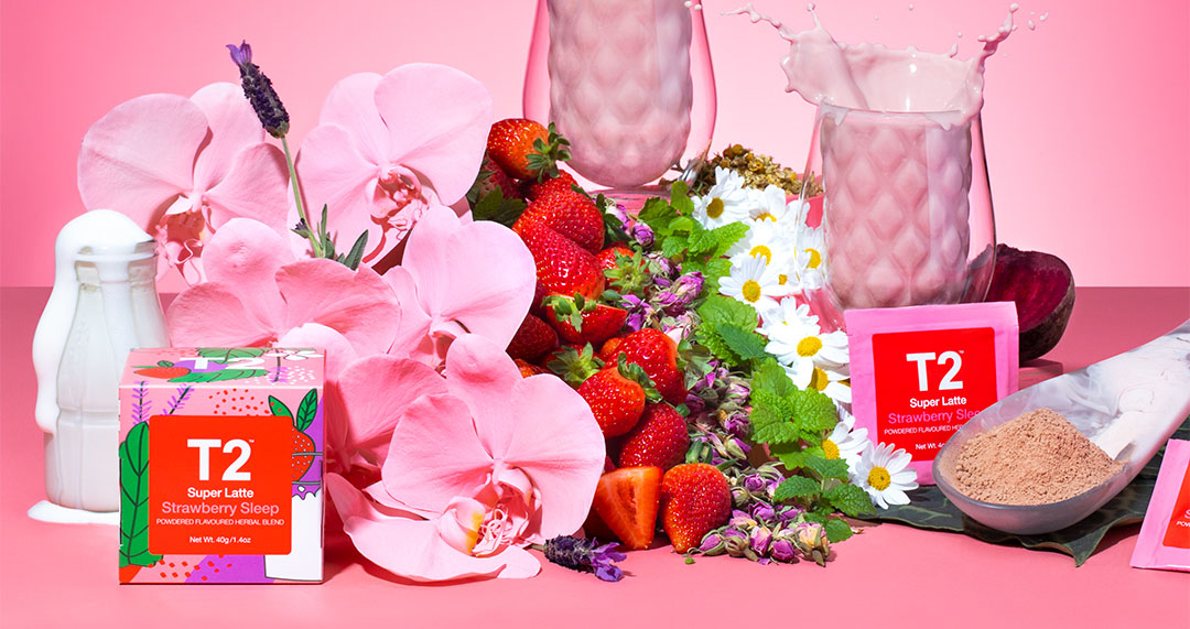 T2TeaOfficial's tweet photo. Benefit from a blend of sleepy herbs with our Strawberry Sleep Super Latte! Chamomile, lavender and lemon balm combine to give you a silky after-dark sip for the softest landing on your pillow. ππ Shop now: https://t.co/UfG2ku8TFJ
#t2tea #t2gether #tea #latteliberation https://t.co/xG3fhFwowB