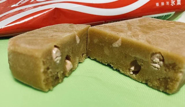 あの懐かしの味がアイスに！？「オリオンミニコーラ」のアイスバーが登場！