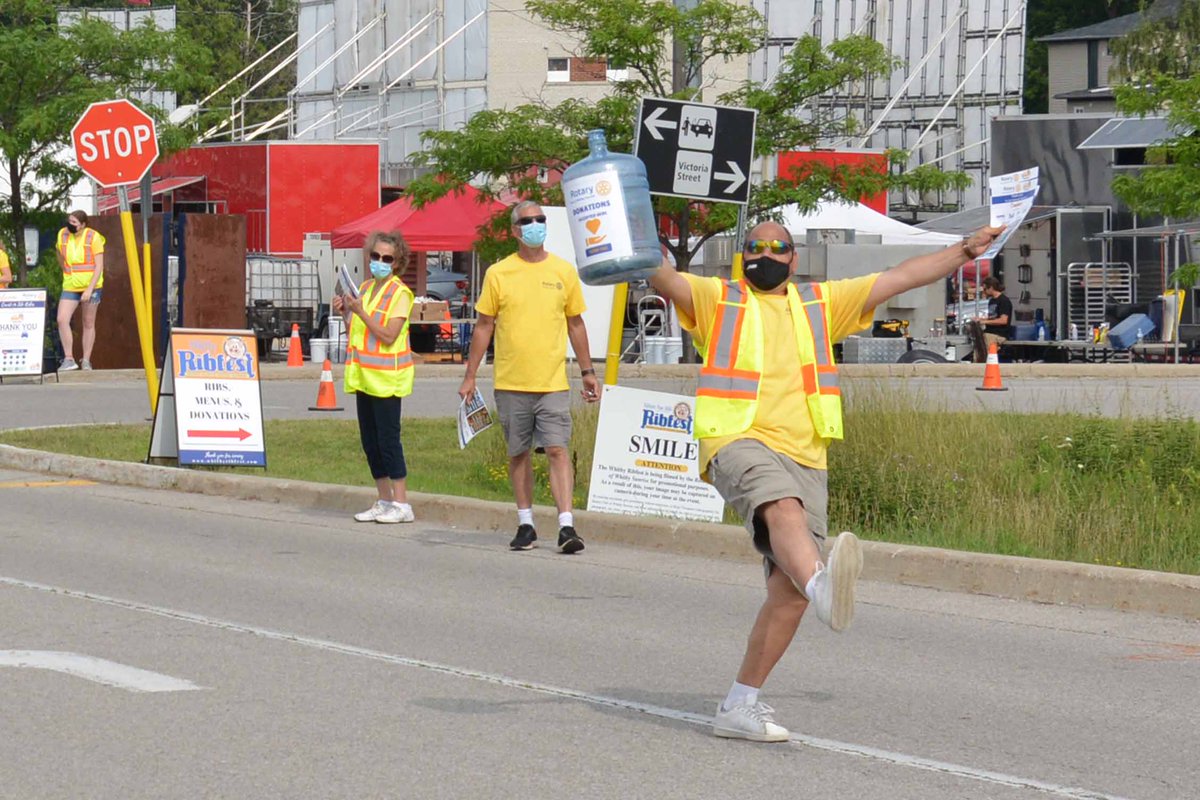 whitbyribfest's tweet image. We can’t wait to see you today at Whitby Ribfest Drive-thru! Pick up your delicious ribs, chicken, sausage, &amp;amp; more from our fantastic Ribbers, &amp;amp; don’t forget to stop by Ontario Corn Roasters and @tinytomdonuts.
Open 11 am - 8 pm today &amp;amp; tomorrow at the Whitby GO Station (SE lot).