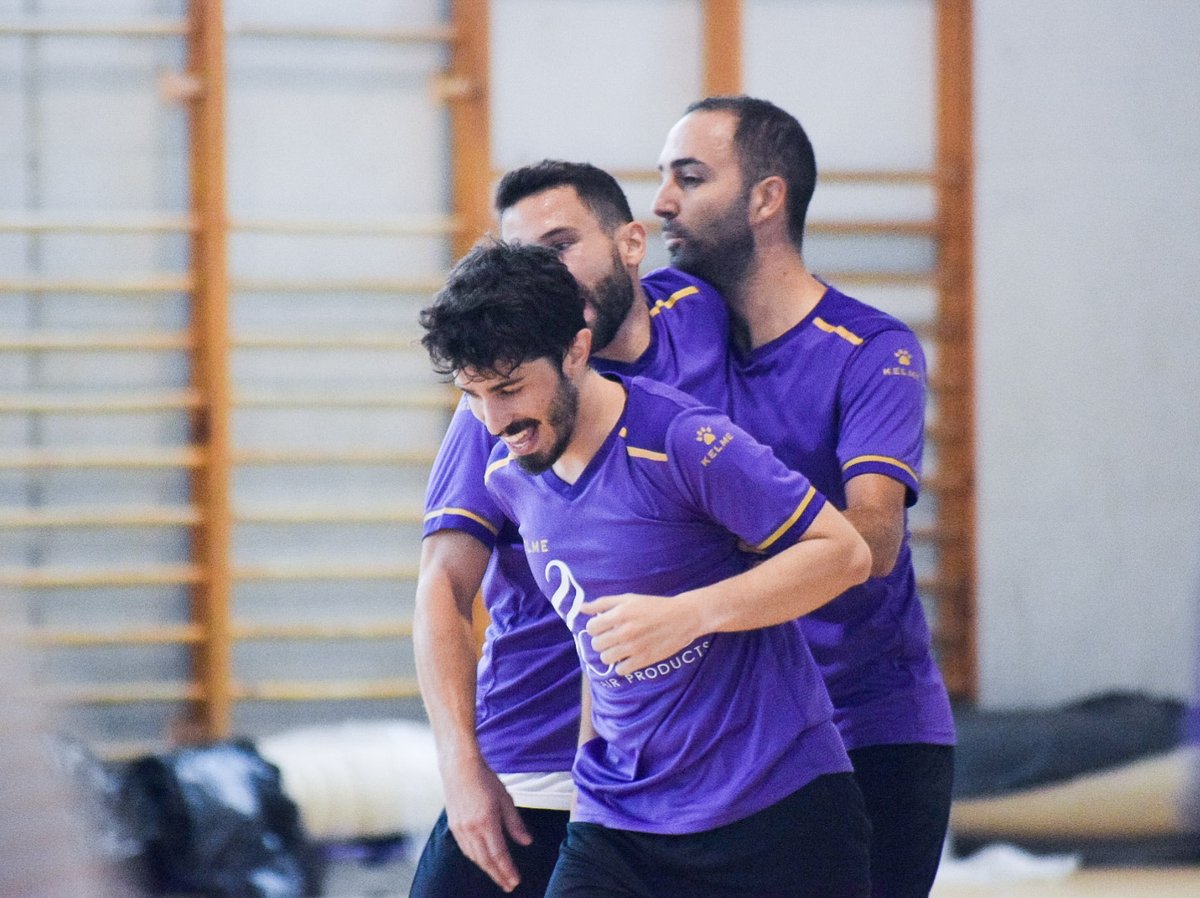 RESULTADO|
Irefrank/Massini Cars 4-1 Chic Hair Products FS 

Caímos en un gran partido contra un equipazo. 

Buena imagen en nuestra primera participación en un play-off. Temporada sobresaliente de los nuestros.