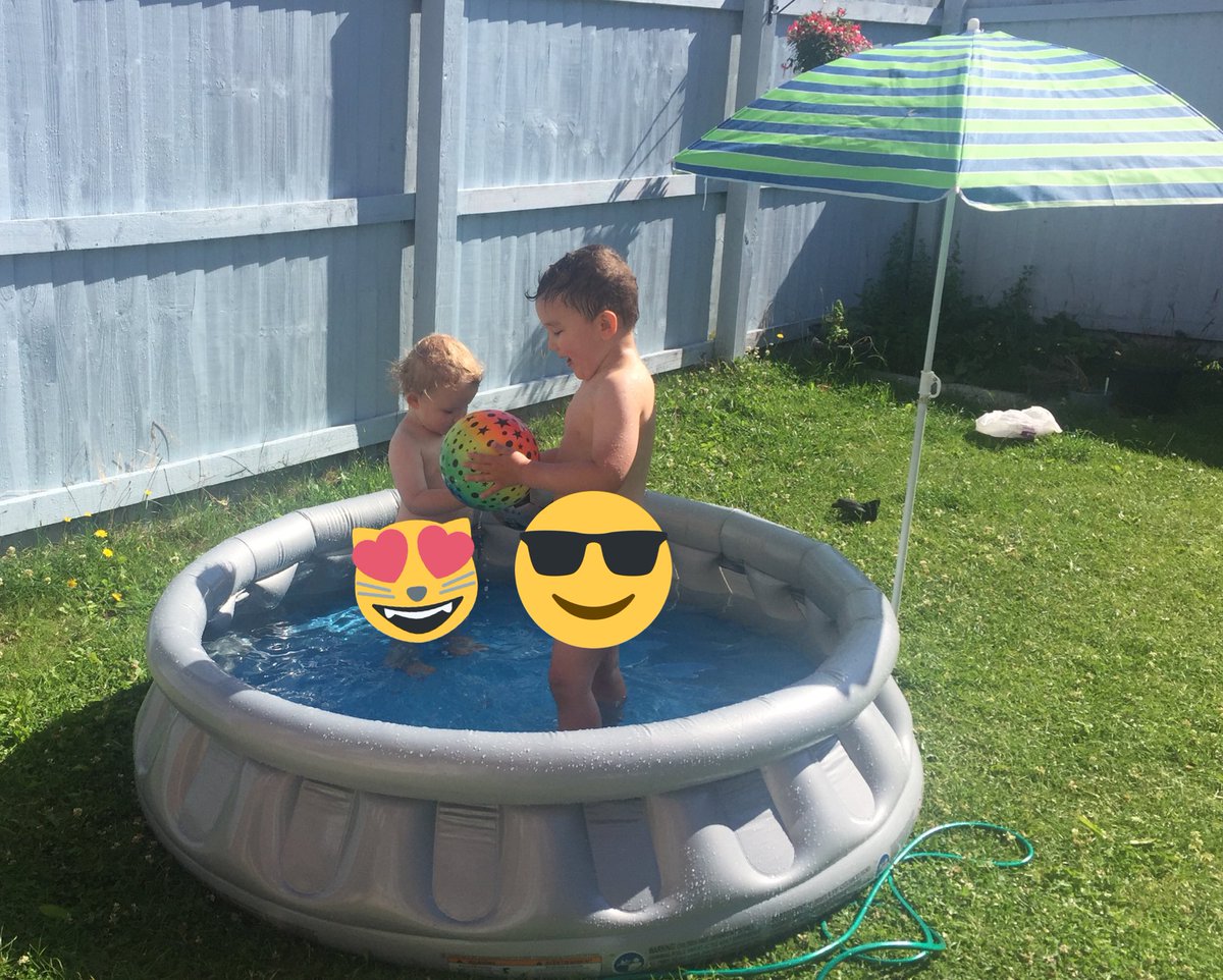 水遊び スッポンポン 