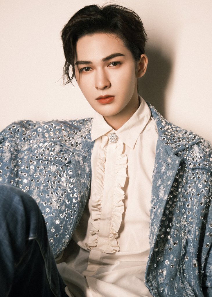 dramapotatoe's tweet photo. #ZhuZhengting for Yuehua Entertainment 12th Anniversary Family Concert https://t.co/ZOlcfPNjgg